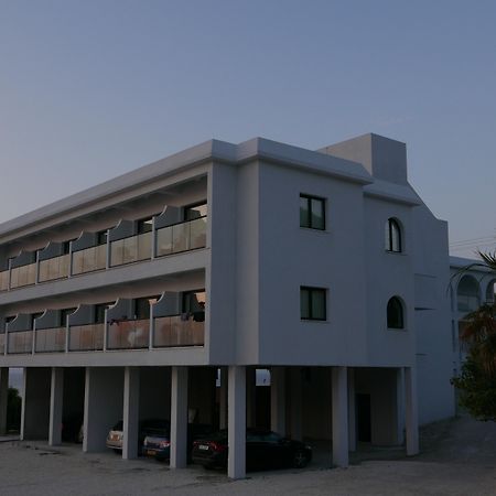 E.J. Pyrgos Bay Hotel Екстериор снимка