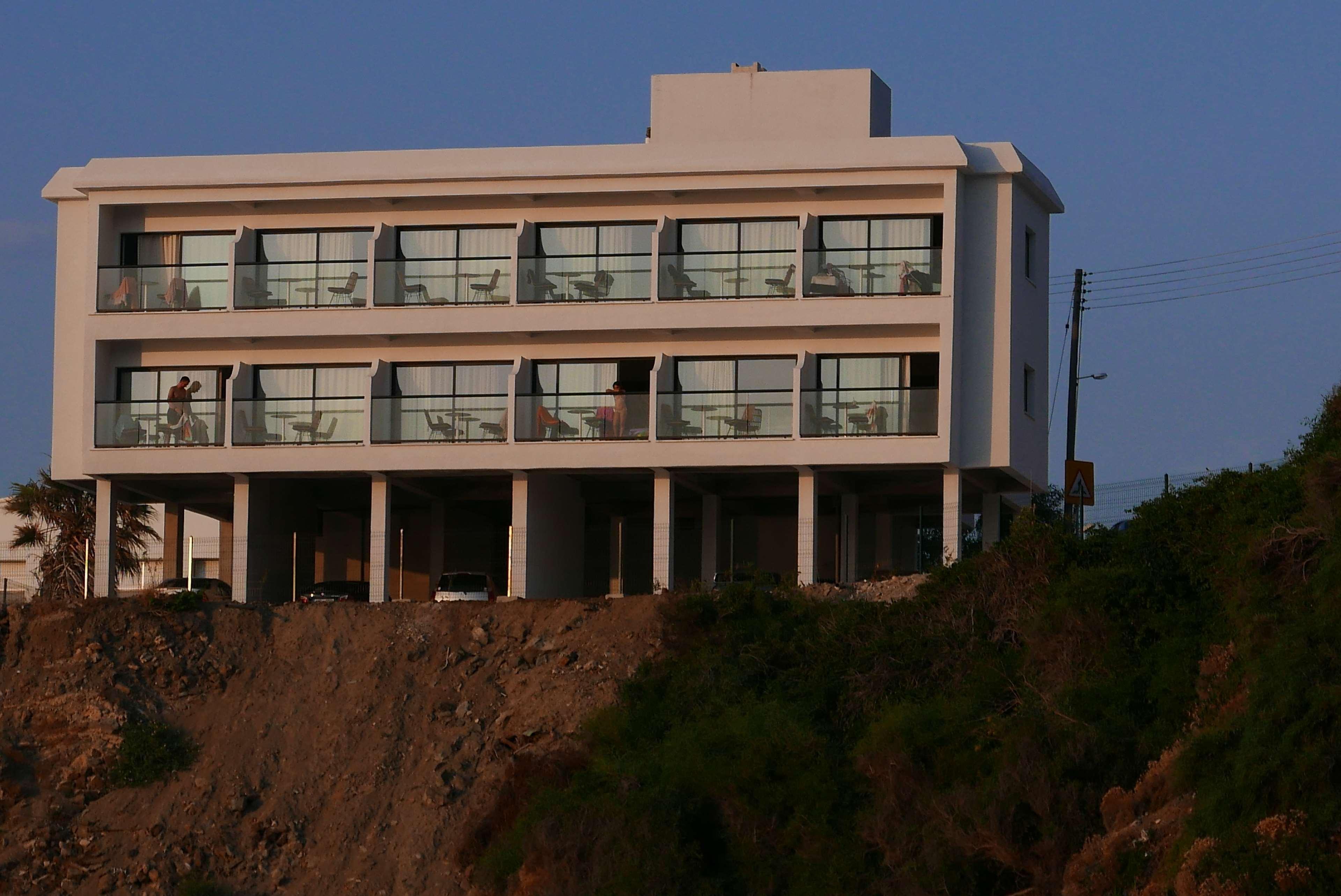 E.J. Pyrgos Bay Hotel Екстериор снимка