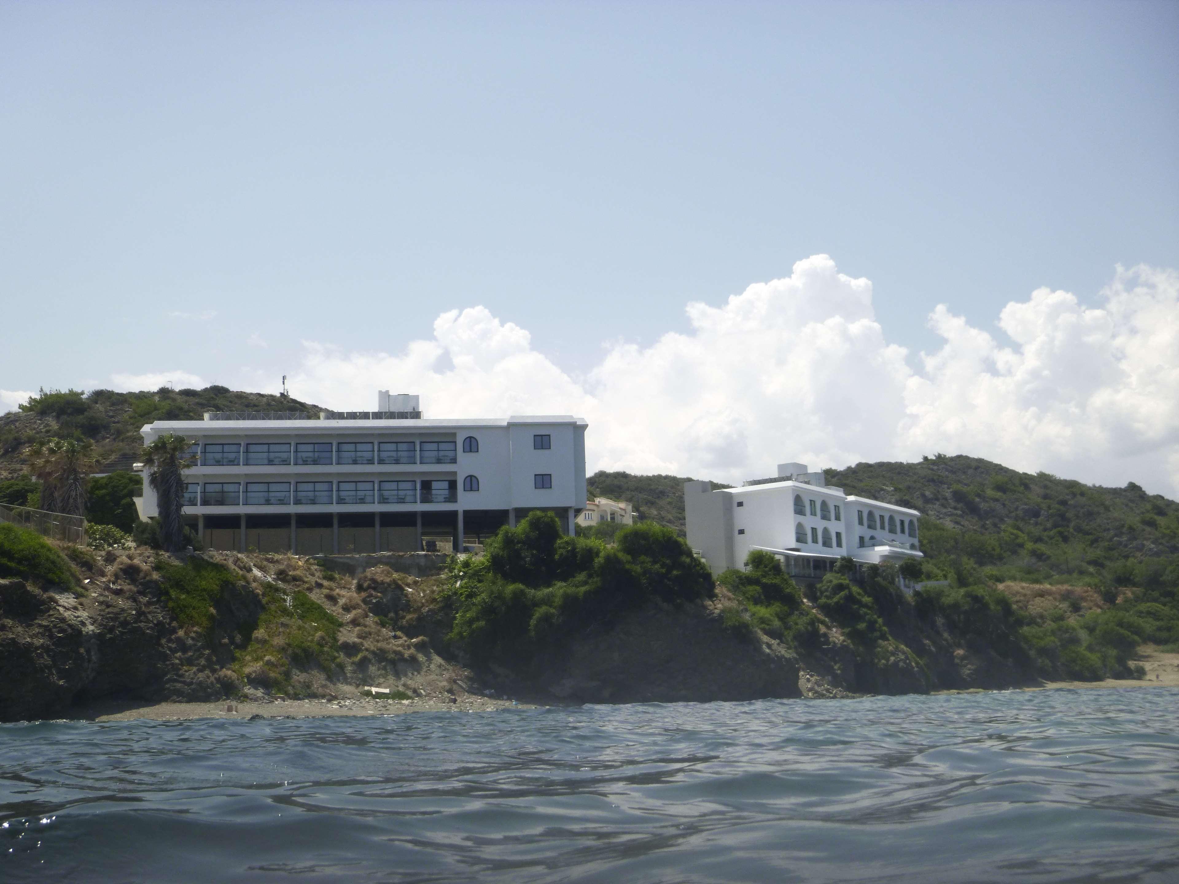E.J. Pyrgos Bay Hotel Екстериор снимка