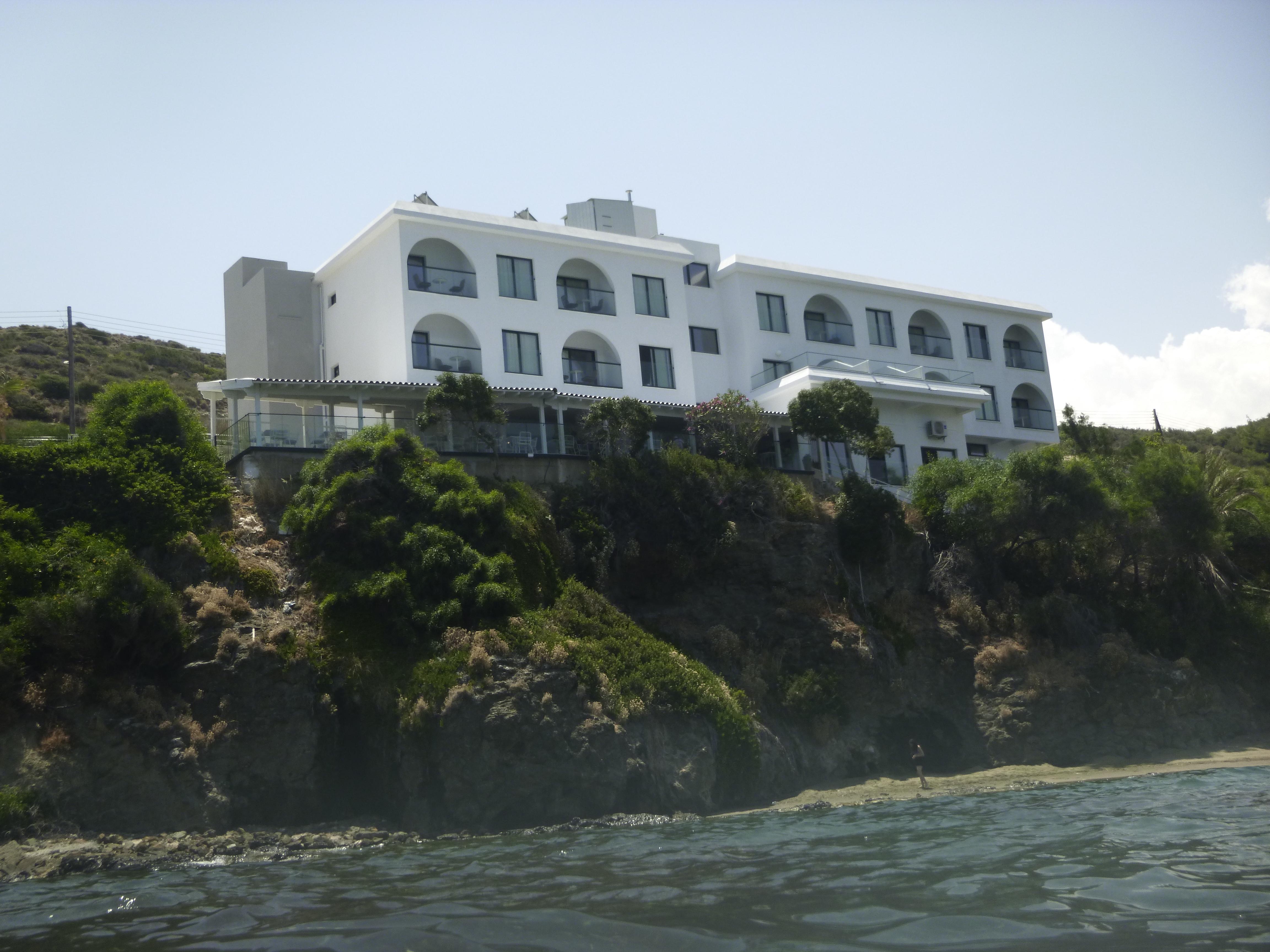 E.J. Pyrgos Bay Hotel Екстериор снимка
