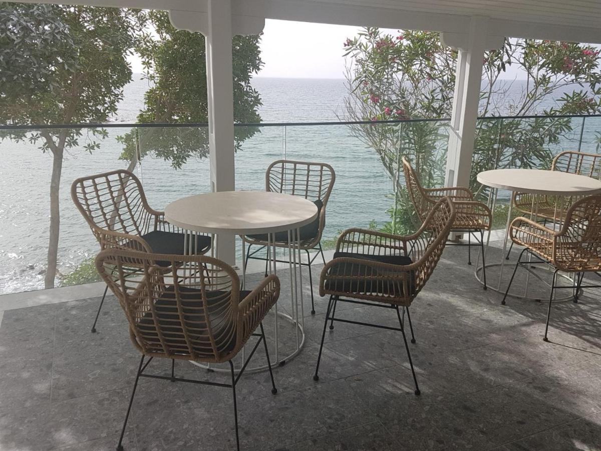 E.J. Pyrgos Bay Hotel Екстериор снимка